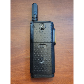 Motorola SL300 UHF 403-470 99 CH Display Model - Preowned